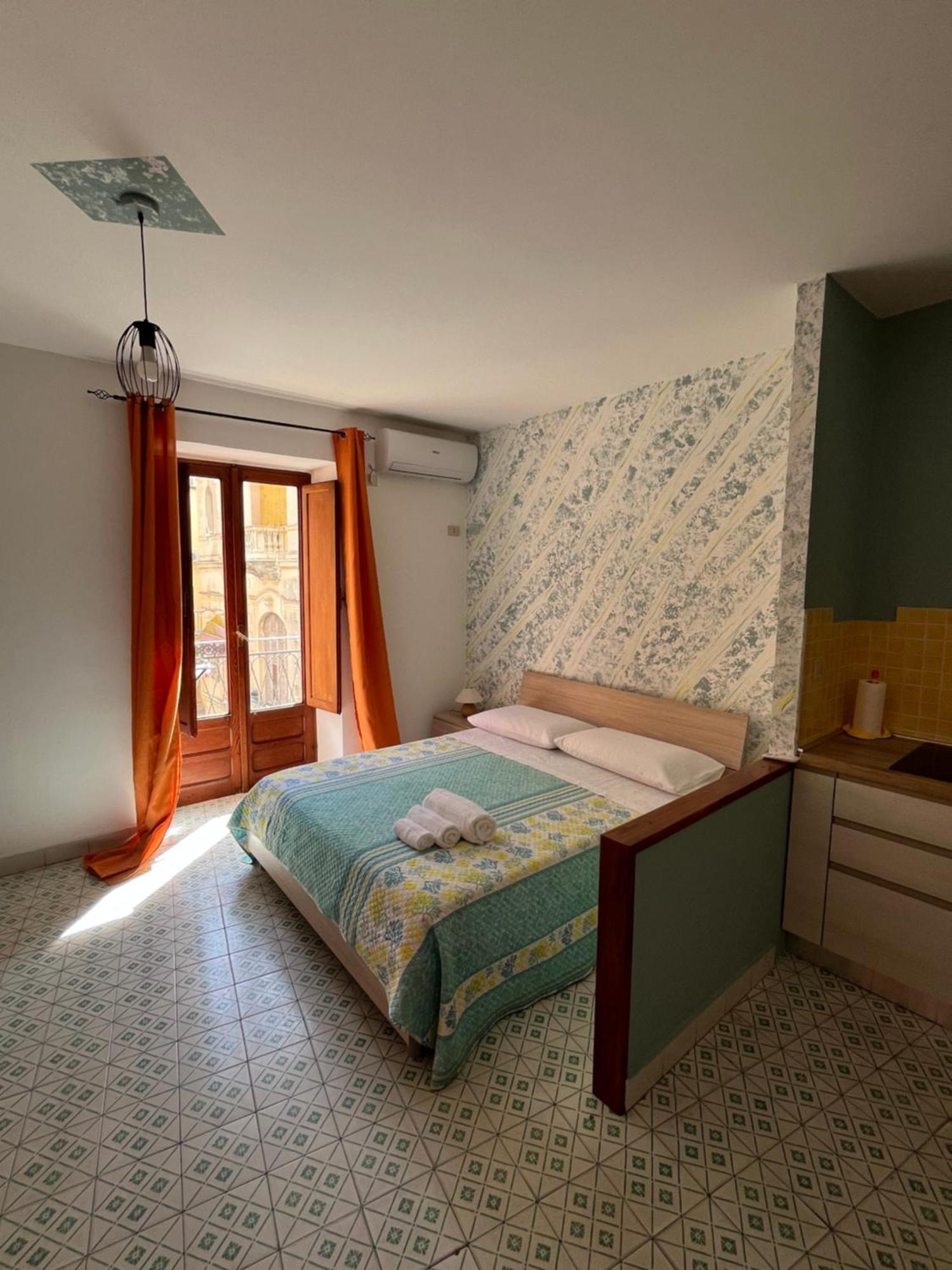 Window On The Sunset Apartment Cefalu Ngoại thất bức ảnh
